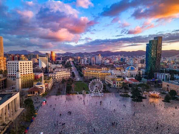 tirona – foto/ilustrim | VoyyoToursAlbania